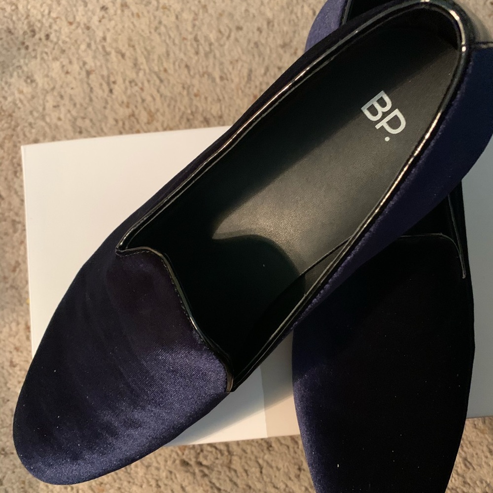 Shoes - Picture 3 of 5